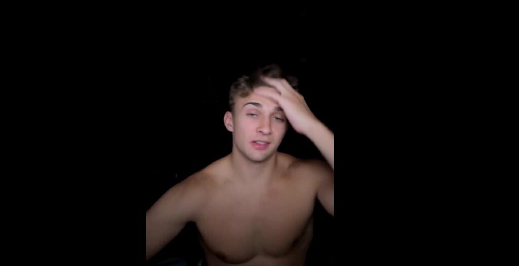 Leo_lust1 jerks off his big cock