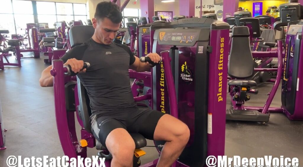 letseatcakexx and MrDeepVoice suck and fuck gay